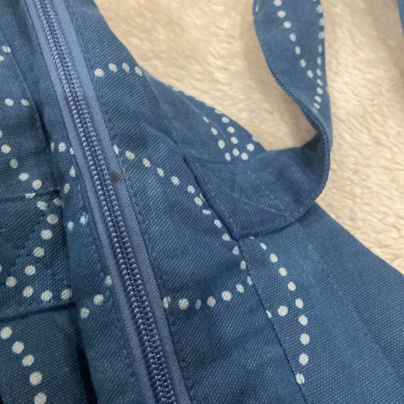 NWT Free People Organic Veg Dyed Printed Tote Indigo Peace Sign $68 - Picture 11 of 11